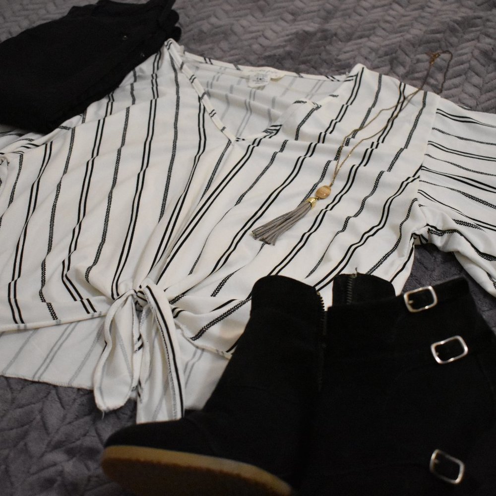 LAVENDER FIELD Striped Tie-Front Butterfly Sleeve Blouse